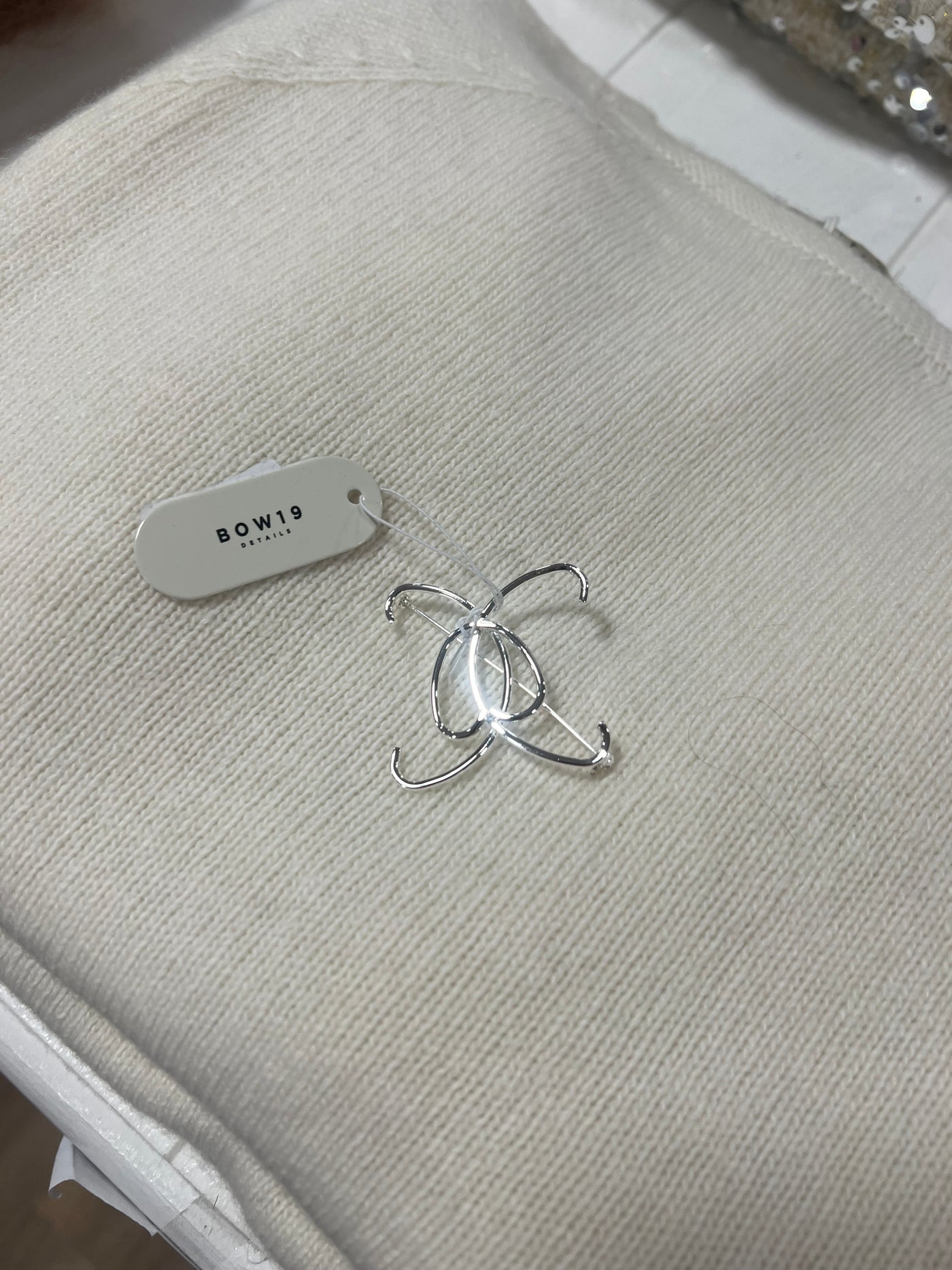 Brosch bow silver