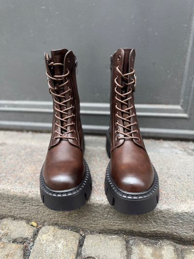 BILLIE BOOTS BROWN