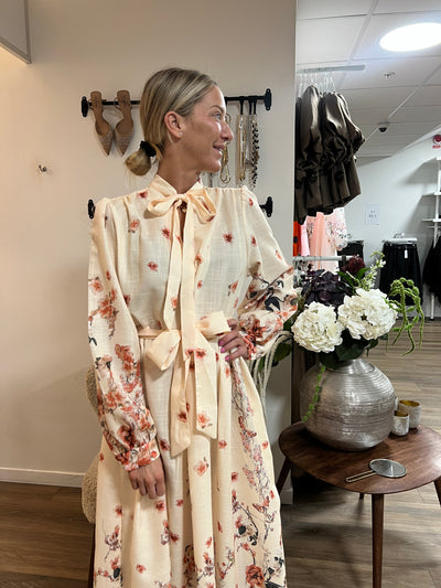 Hailey Dress Cream/aprikos