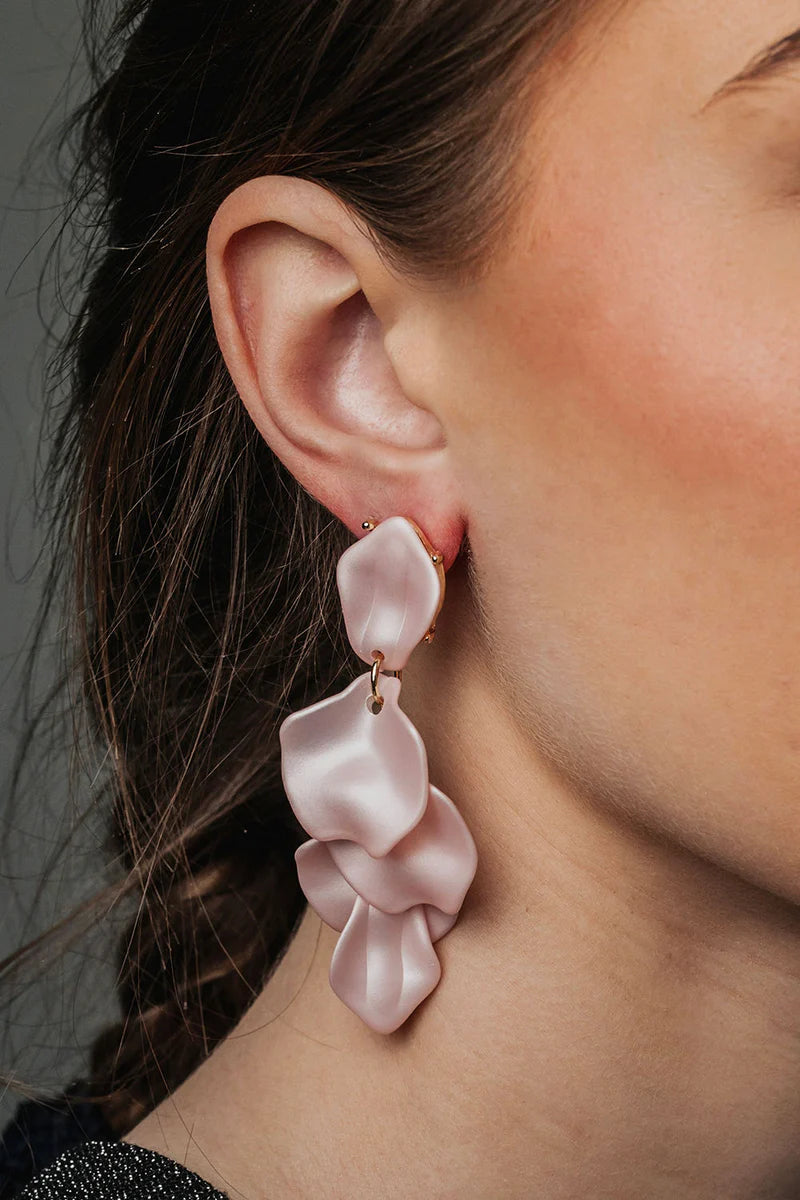 LEAF EARRINGS LIGHT PINK