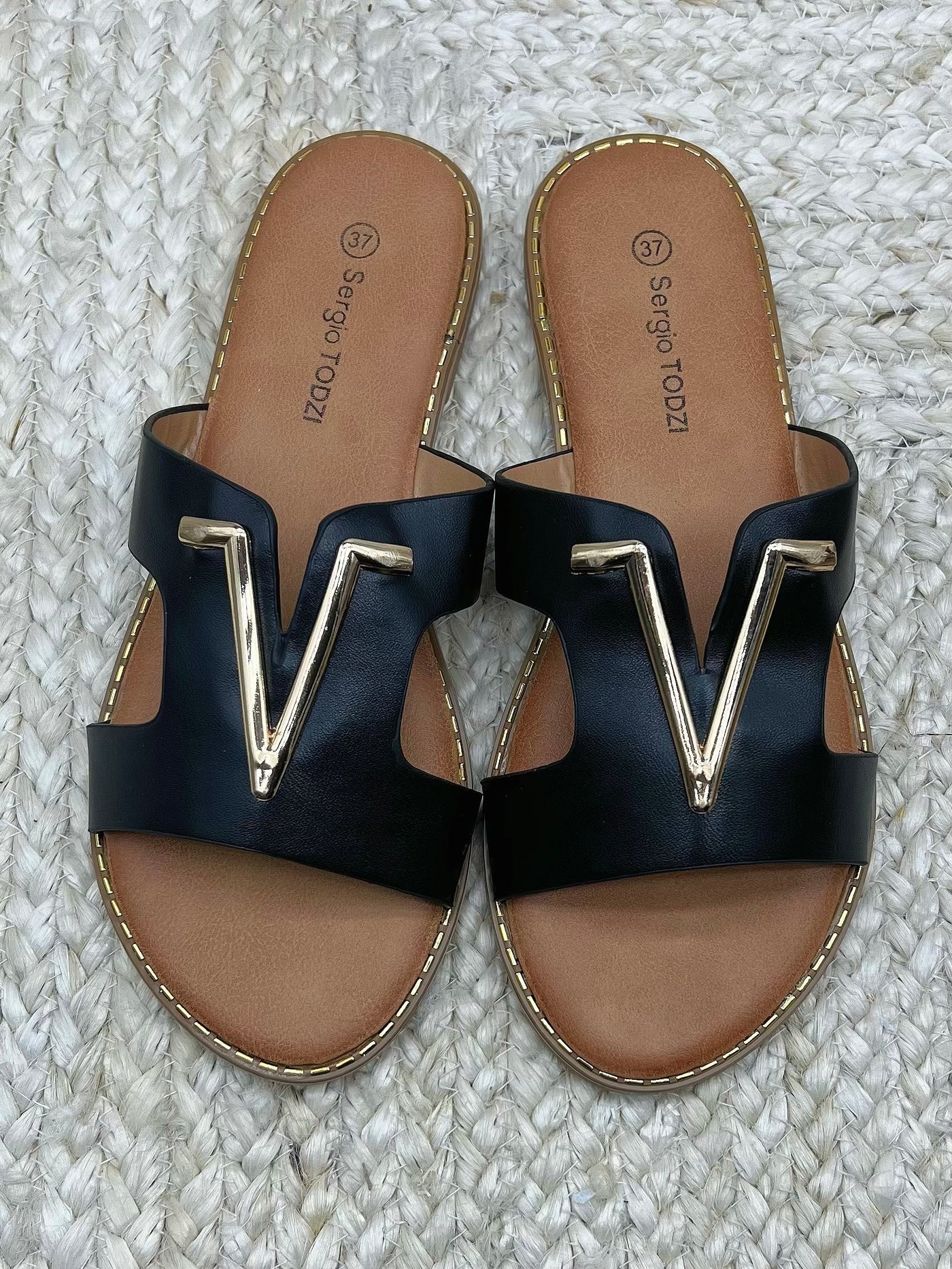 LINE sandal black