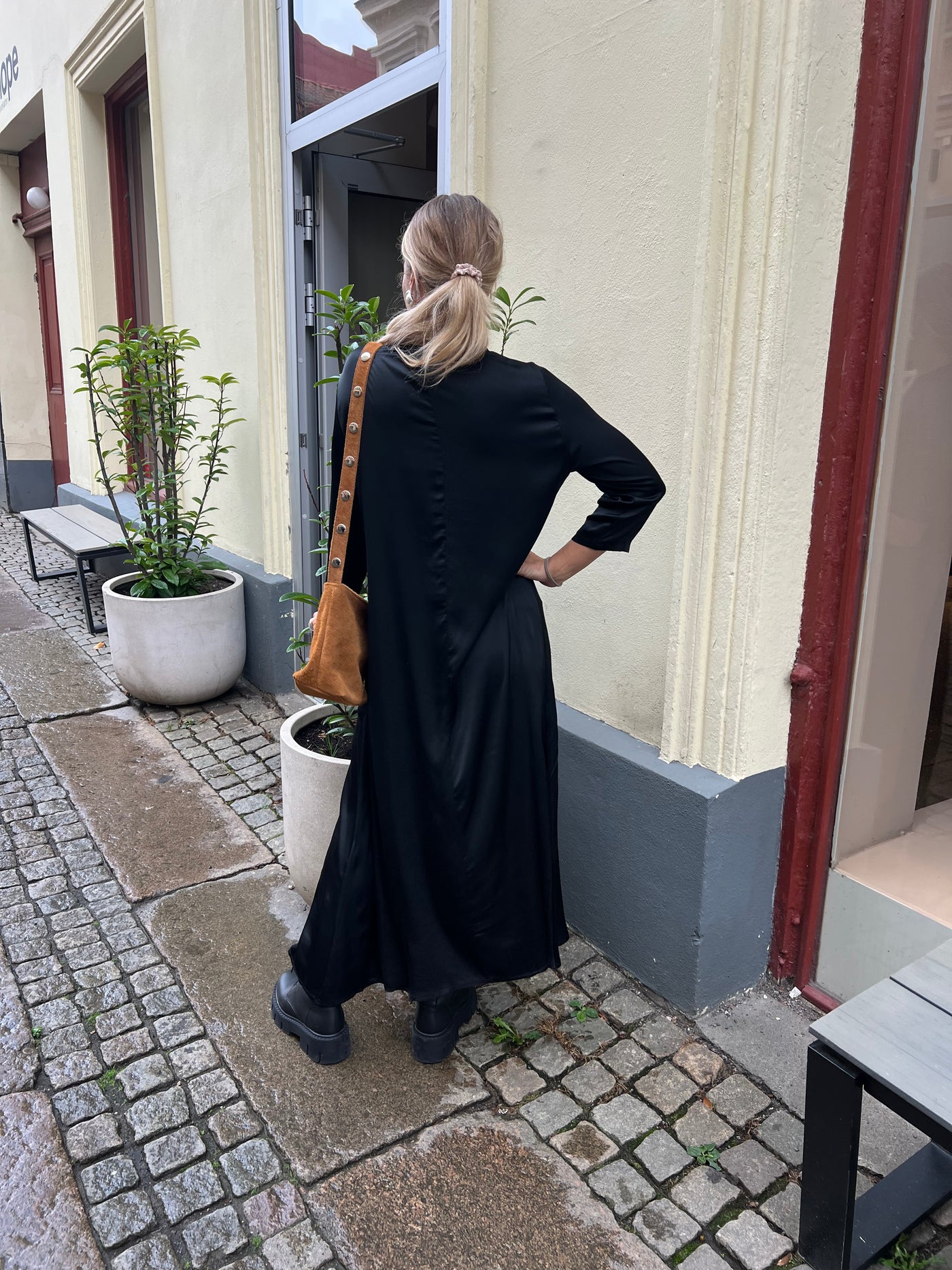 Gary silkdress black