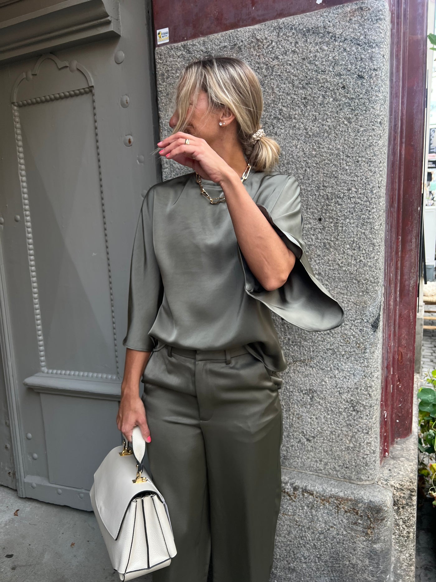Liora Heavy Sateen Blous Army