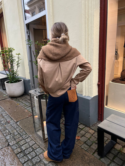 Favoritskjortan kamel