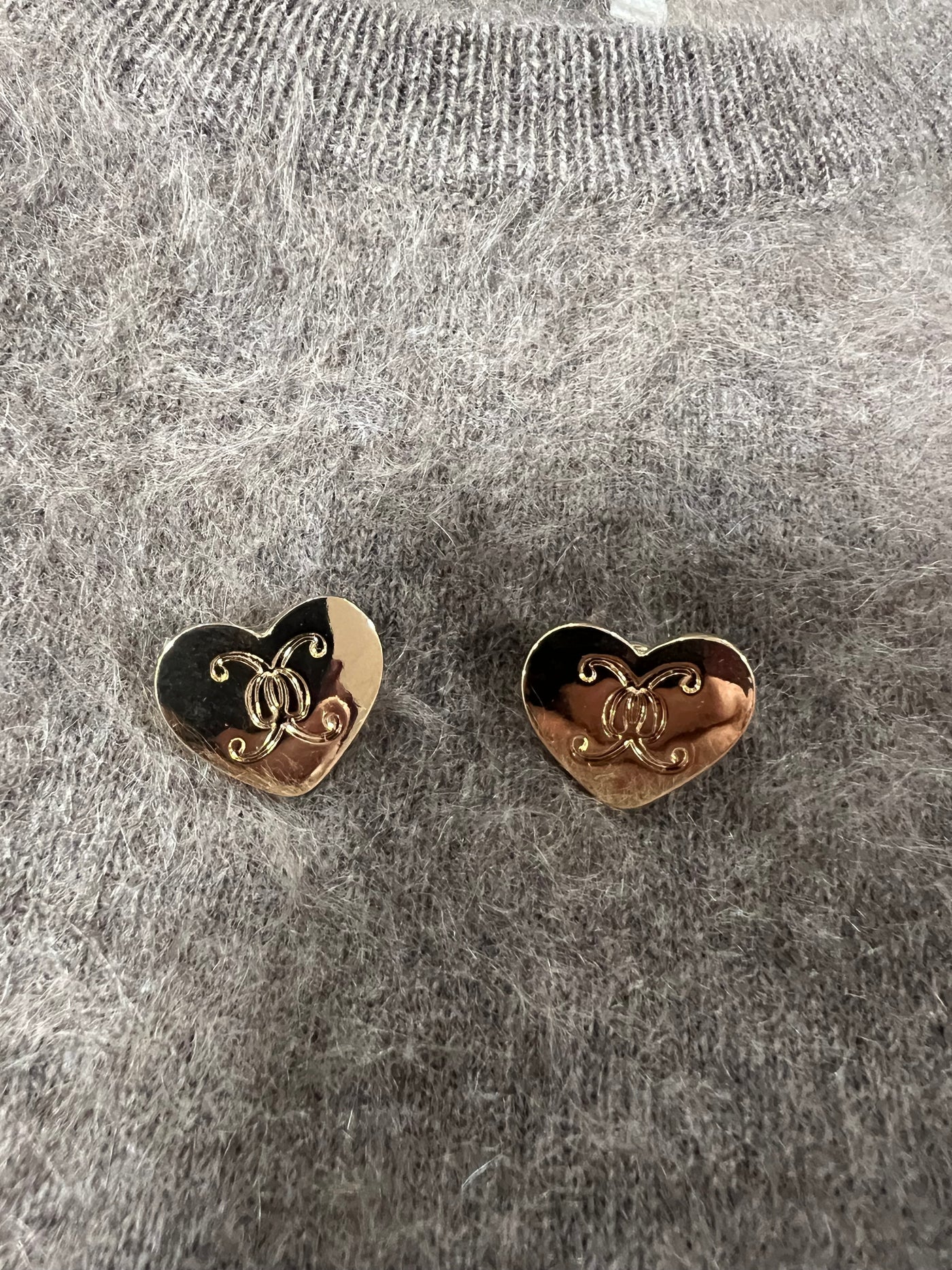 HEART LOGO BOLD STUD GOLD small