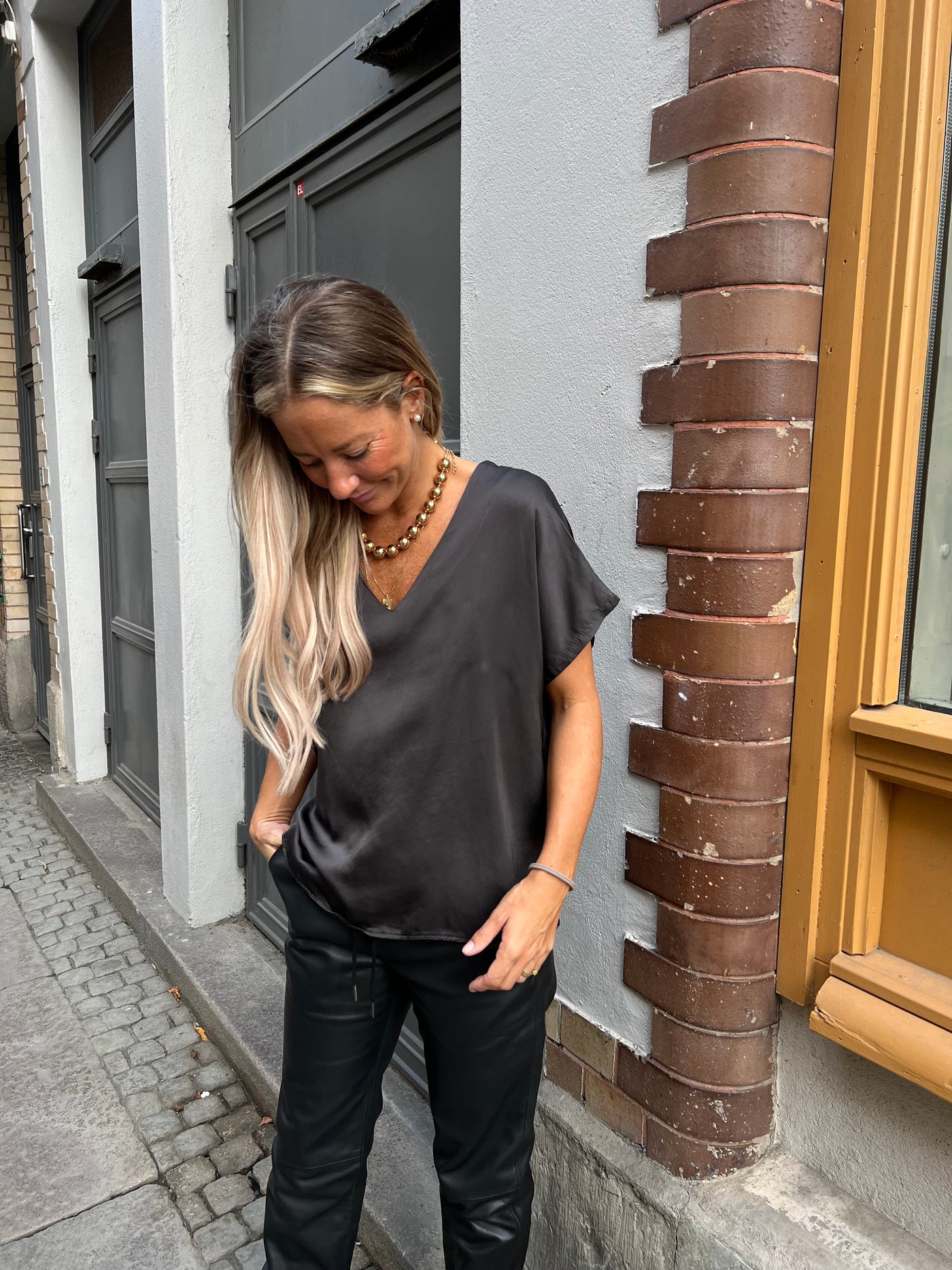 SOFINA V-NECK BROWN