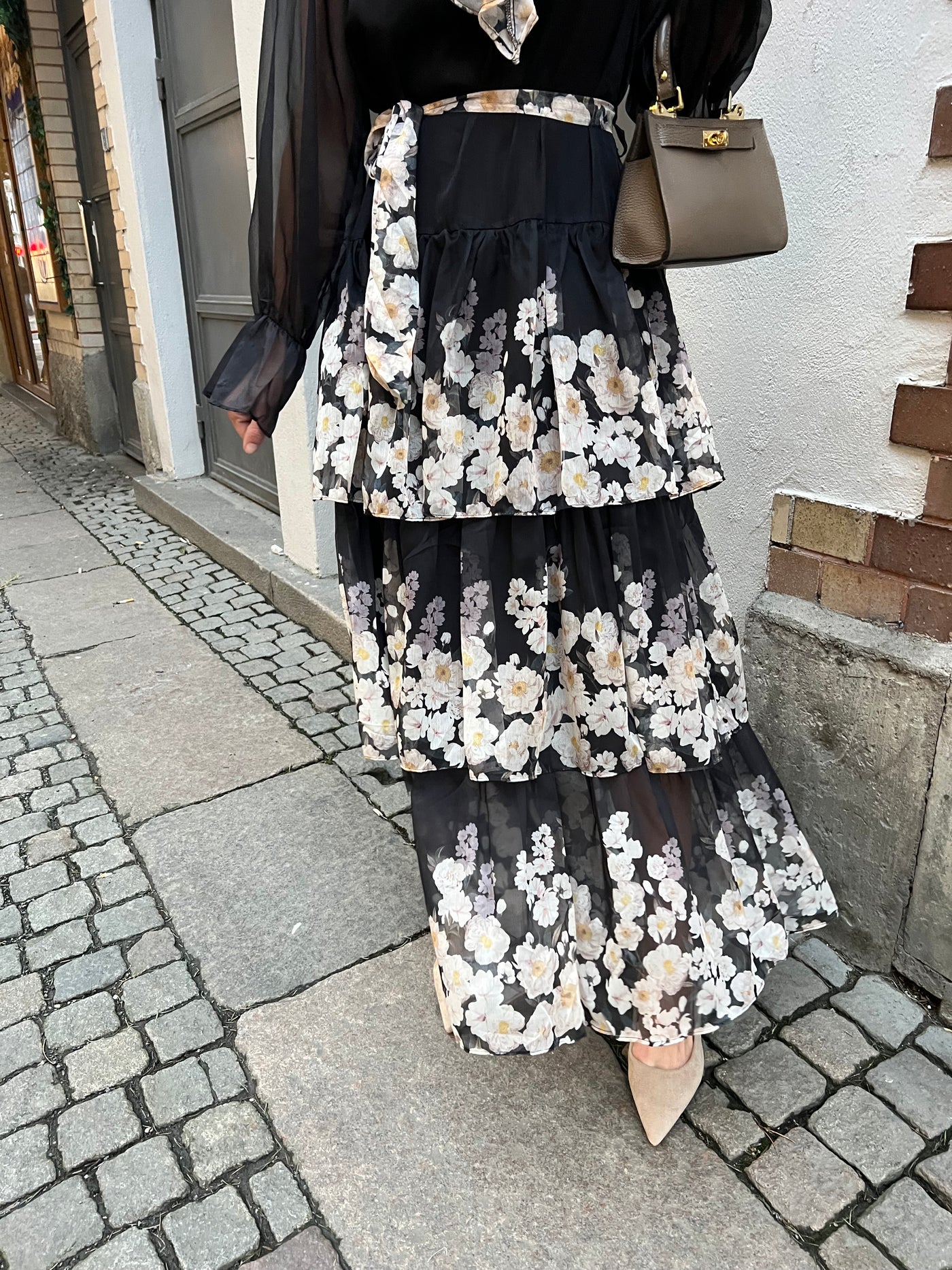 LUCY DRESS FLOWER BLACK