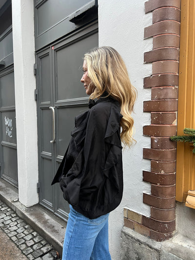 Madicken blouse black