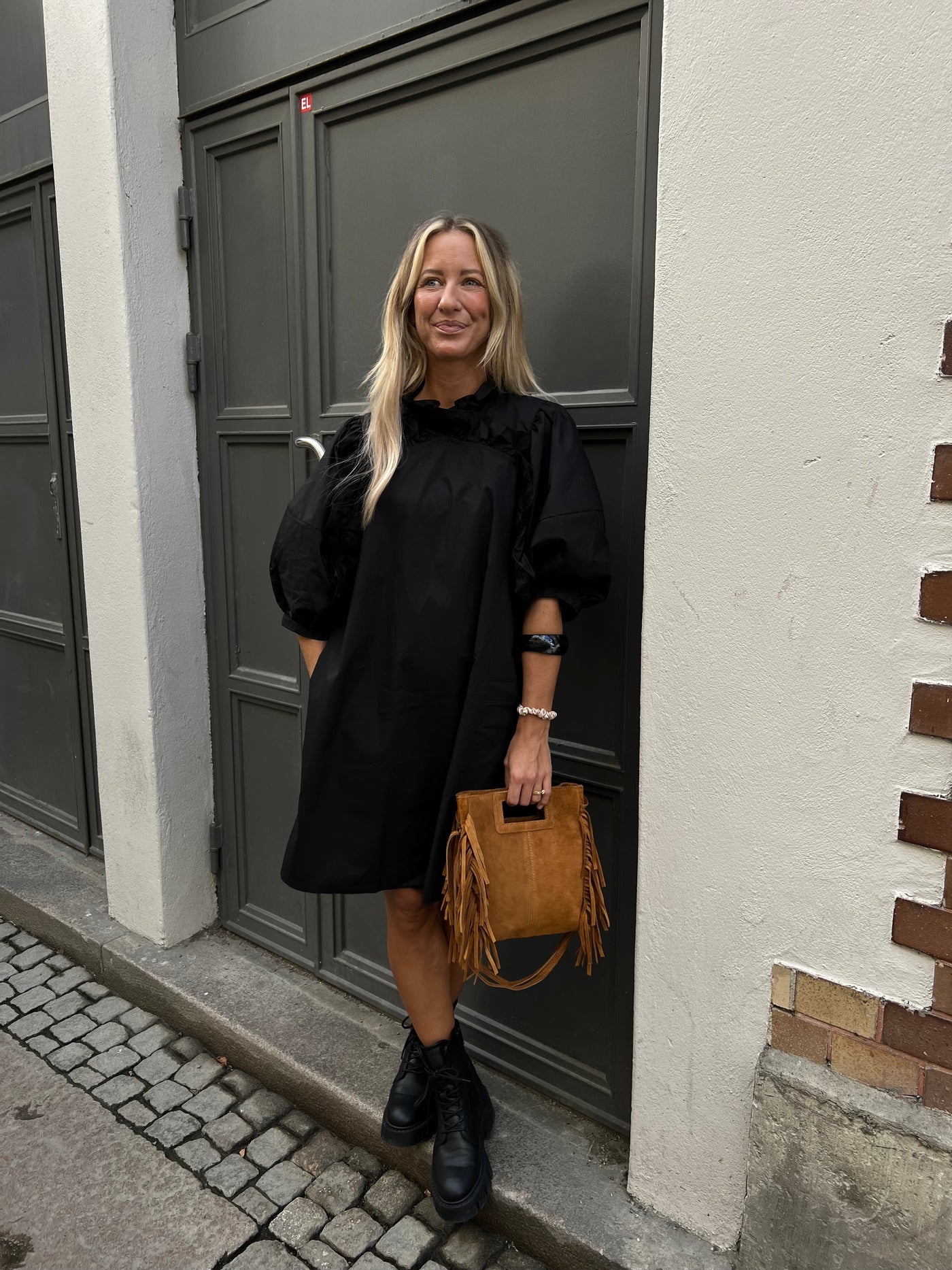 MillieGO dress Black
