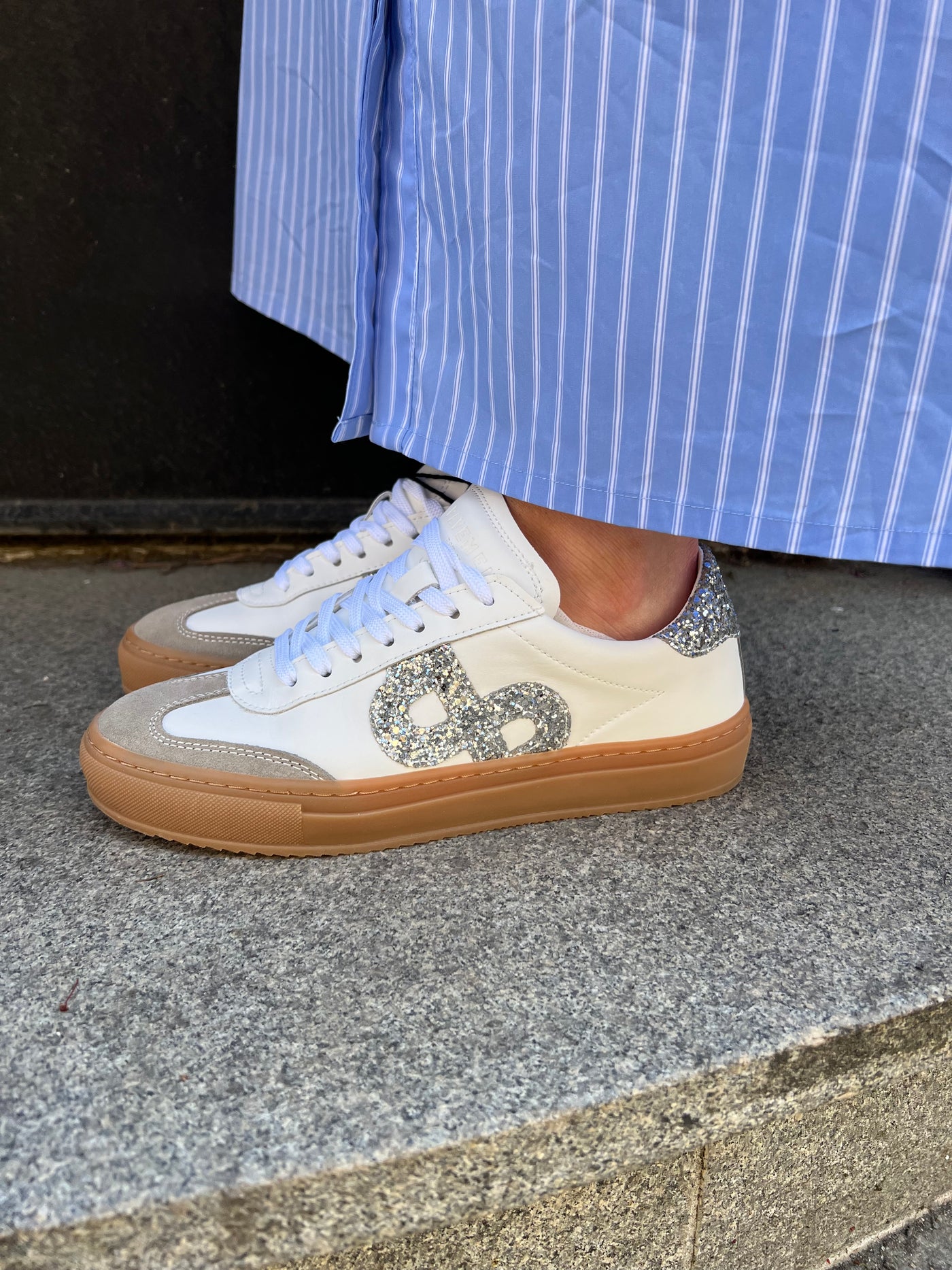 Pavement kohia white/silver