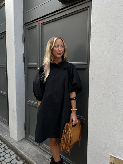 MillieGO dress Black