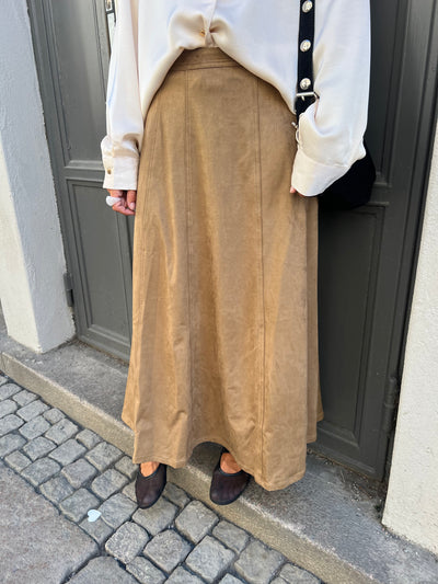 RAYA FAUX SUEDE SKIRT