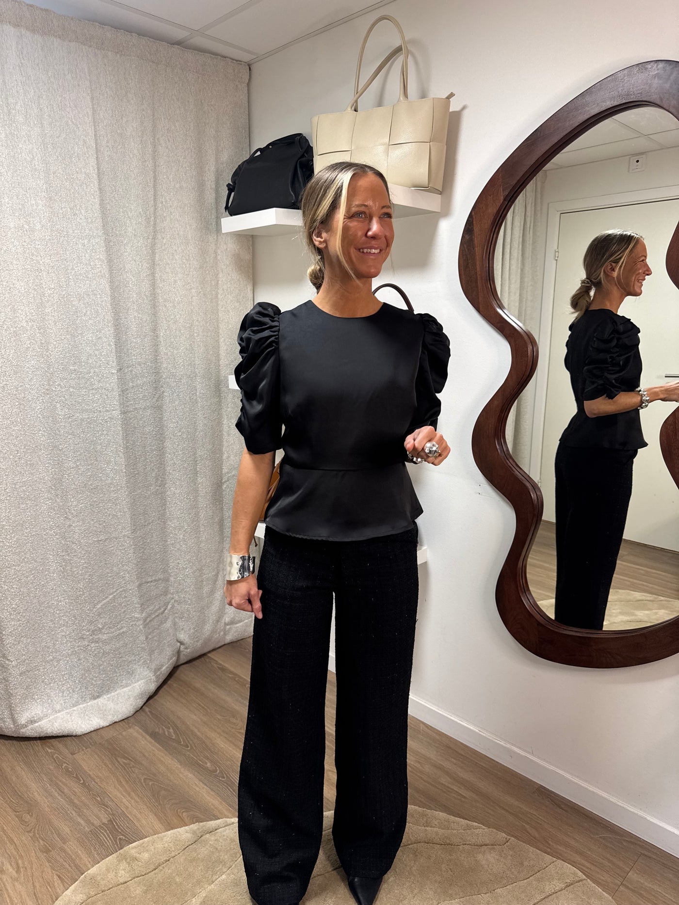 BENUA HEAVY SATEEN BLOUSE