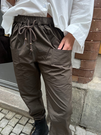 THILLA PANT coffee  GOSSIA