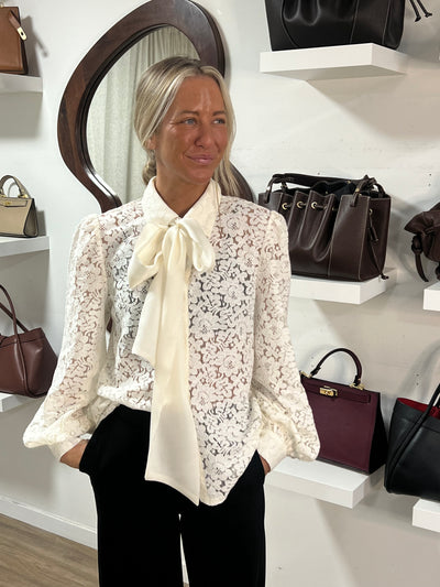 Priscilla blouse cream CK08395 lev 7 dagar