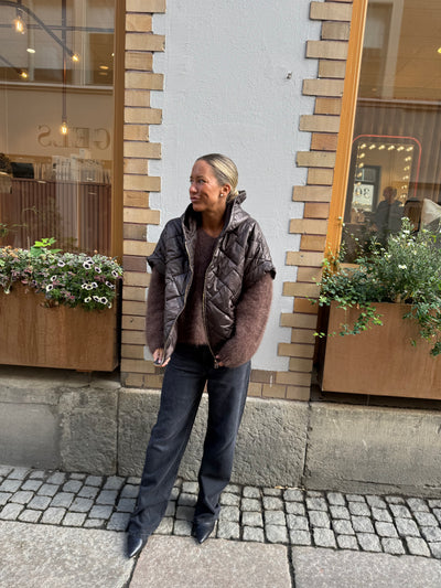 Ylva Väst Brown