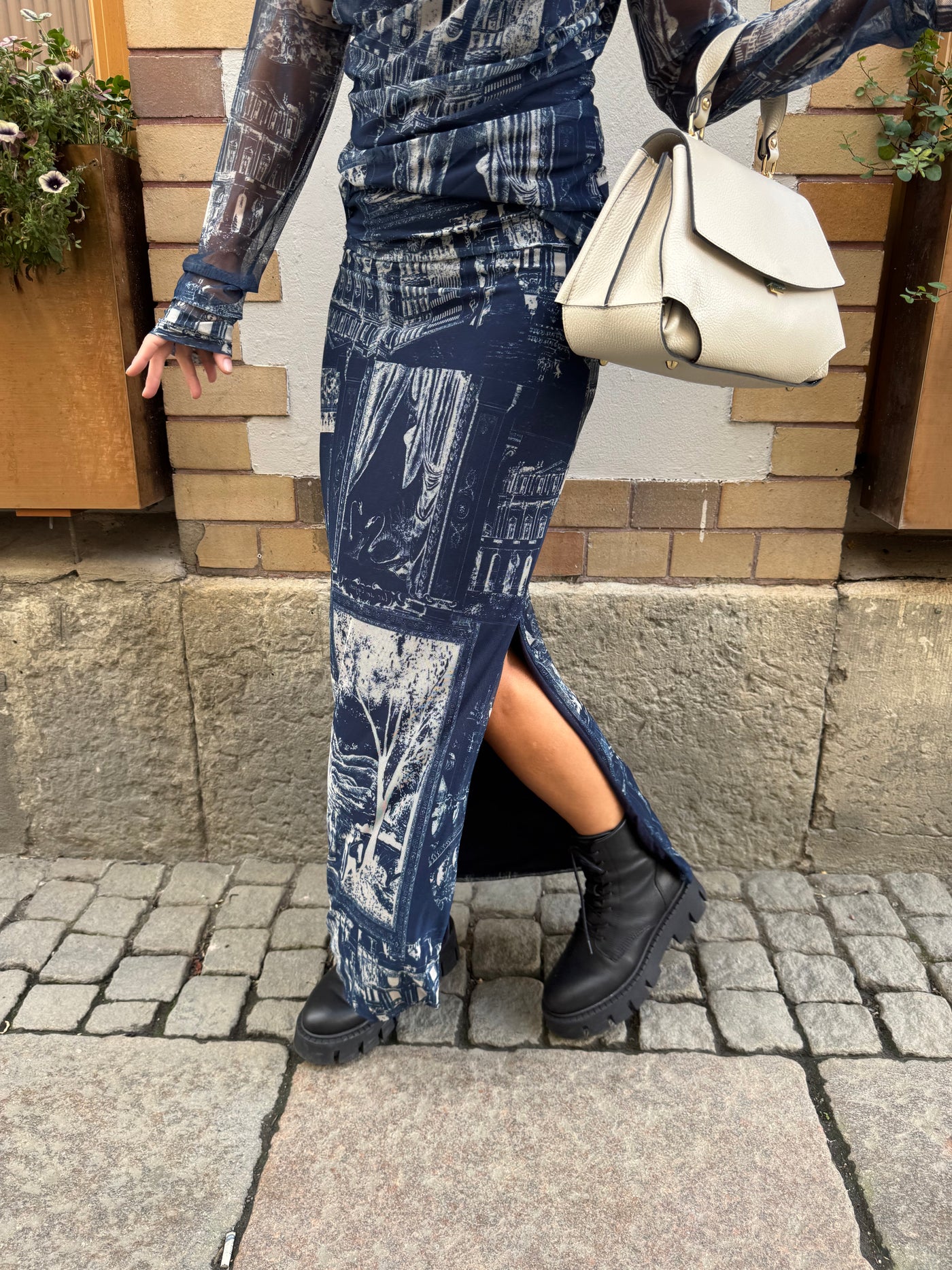 Mesh Paris Skirt Blue