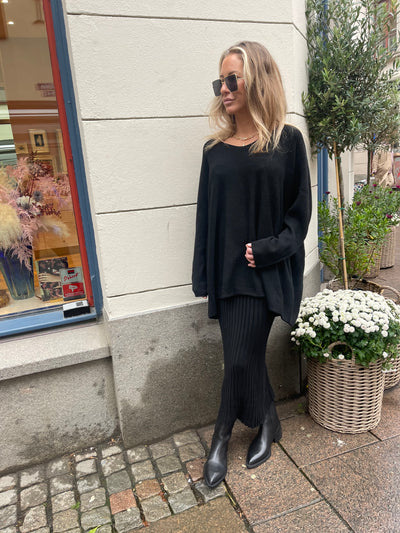 Kaya stickad Tröja i oversized modell Black