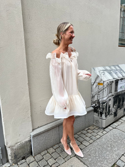 Minja dress offwhite