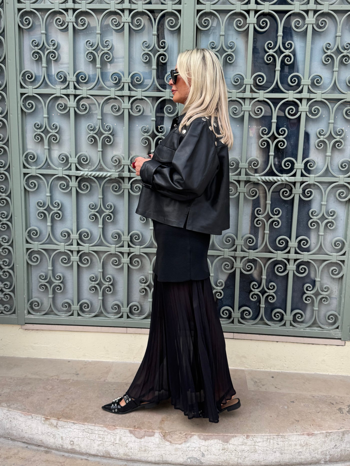 Charlotte Plis Skirt Black - A2258