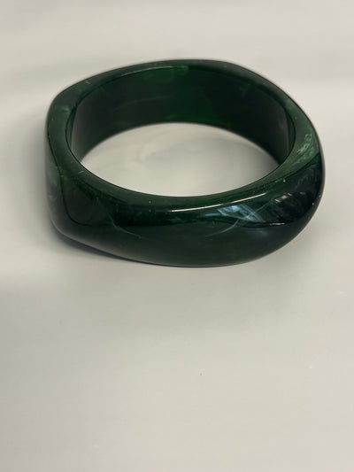 Kantigt armband i 3 olika färger