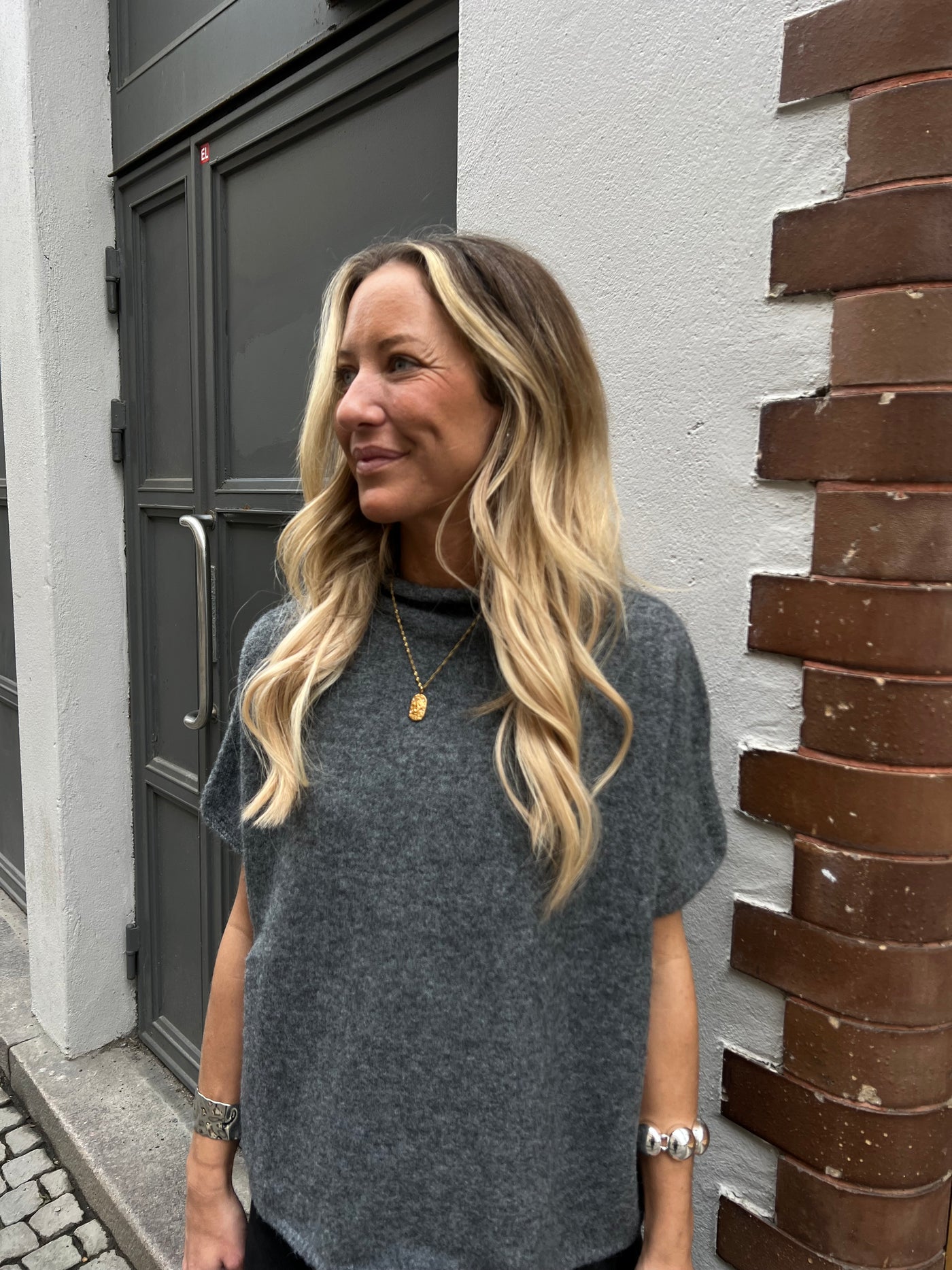 Grey pollover short arm