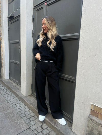 Amina CC logo pant black leverans 5 dagar
