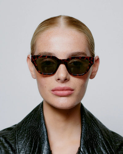 A kjaerbede solglasögon - Kaws Demi Tortoise