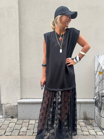 Filippa power dress Black L5179U leverans 7 dagar