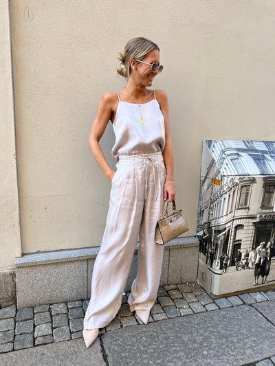 Linne glansigt rosa