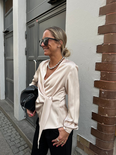 Petris Heavy Sateen Blouse