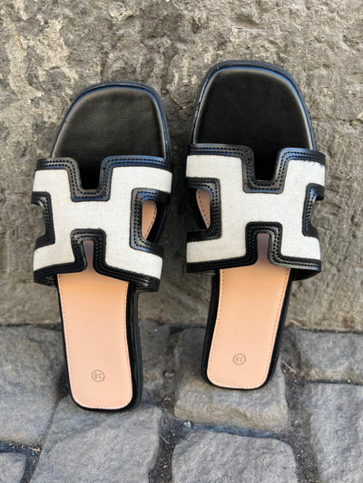 Lo sandal black