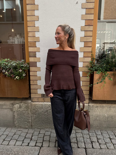 Andrea topp Brown