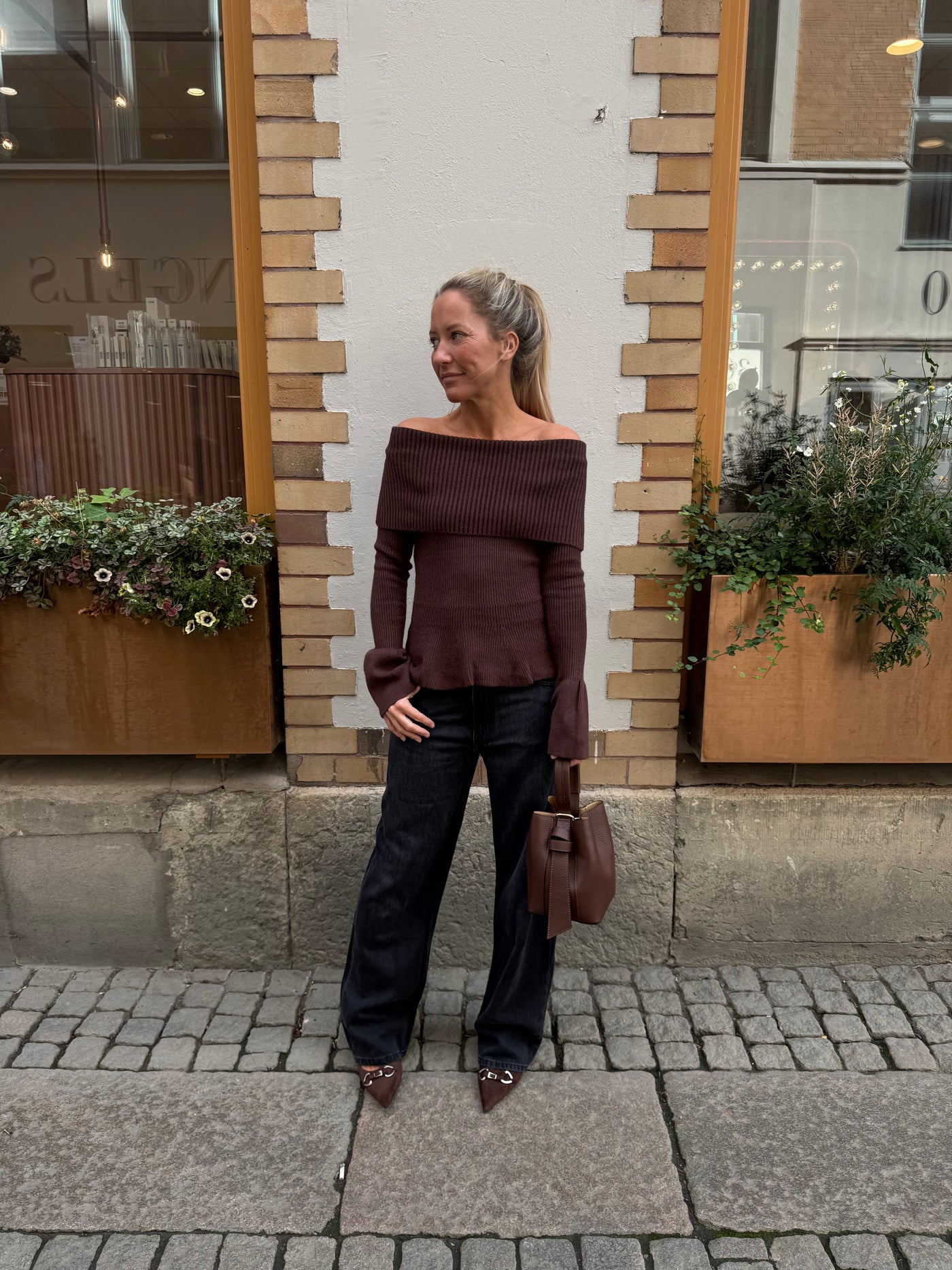 Andrea topp Brown