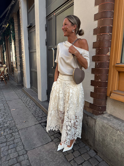 CMLARAH - SKIRT WITH ALLOVER LACE IN WHITE