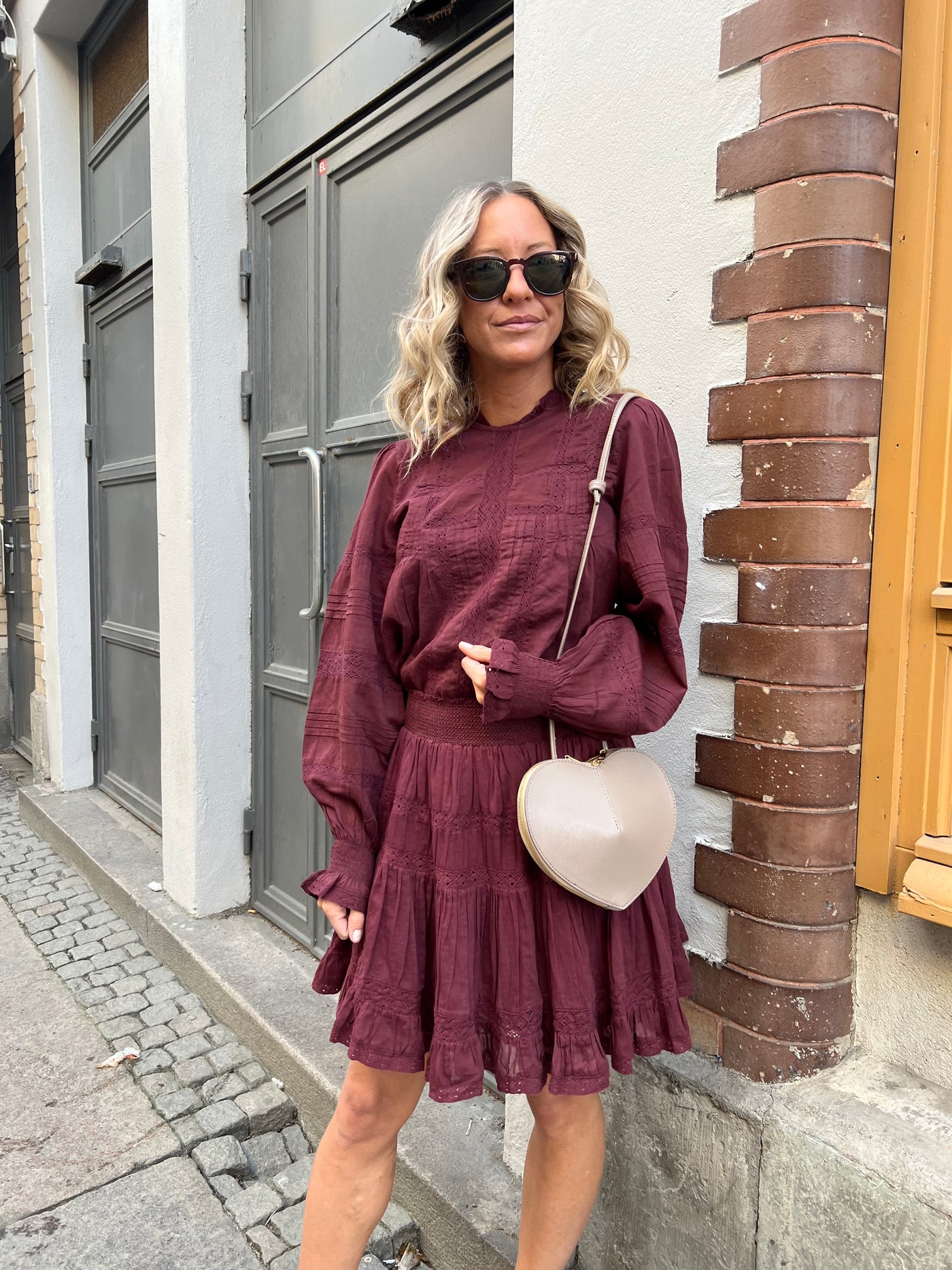NEO NOIR BLUS EBBA S VOILE BURGUNDY