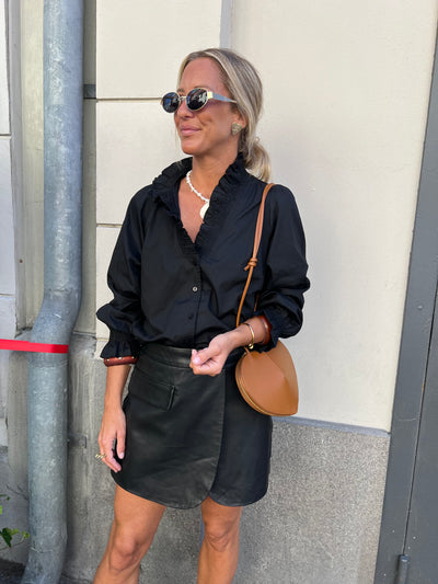 Brielle solid shirt black