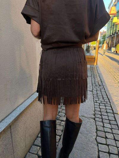 New France’s skirt dark brown