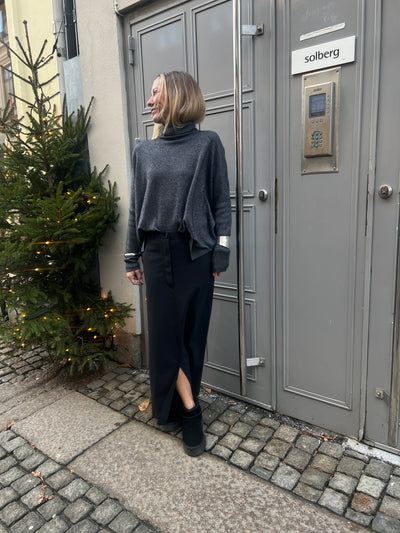 Penn& ink lång kjol 1681