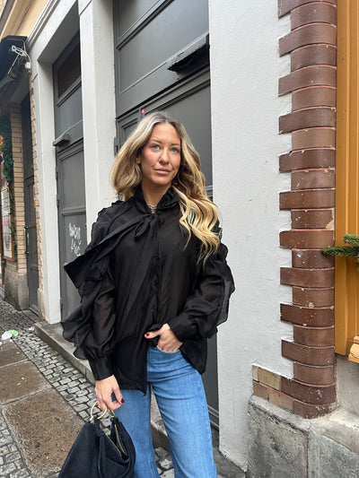 Madicken blouse black