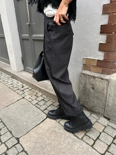 GOSSIA ATALIEGO Kostymbyxa grå med vit kritstrecks rand