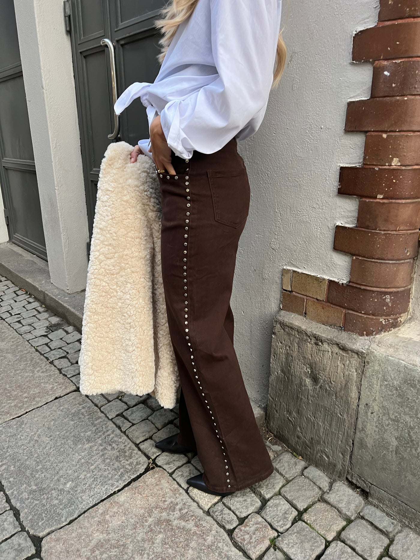 STUDS JEANS BROWN