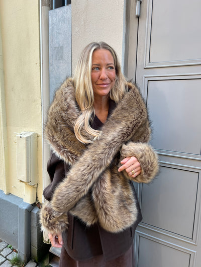 Stor pälskrage brun