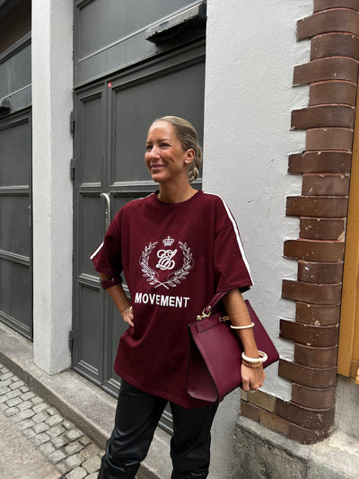 MOVEMENT Vinröd tshirt