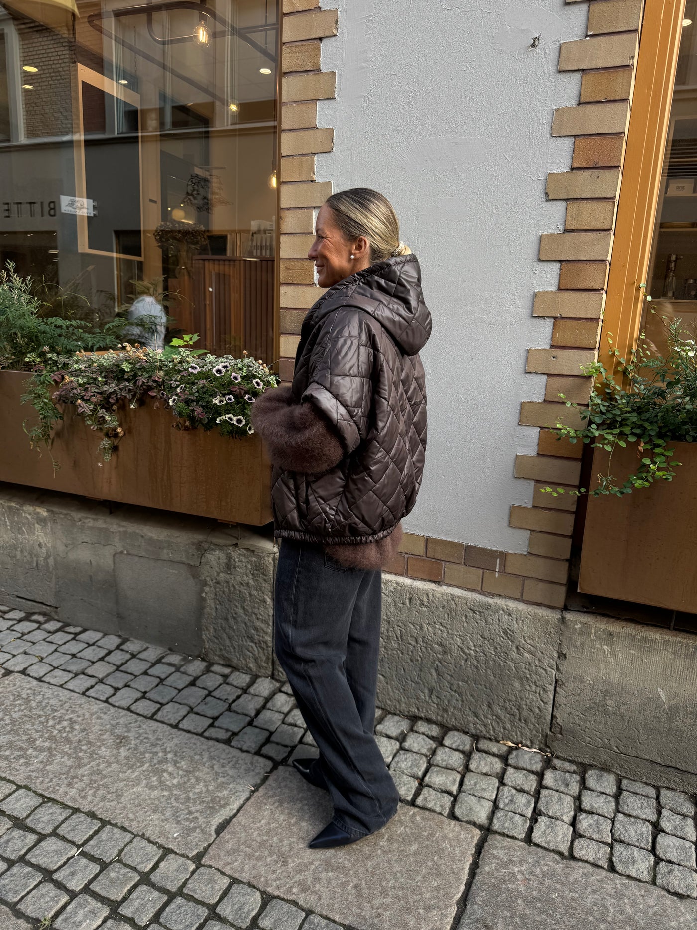 Ylva Väst Brown