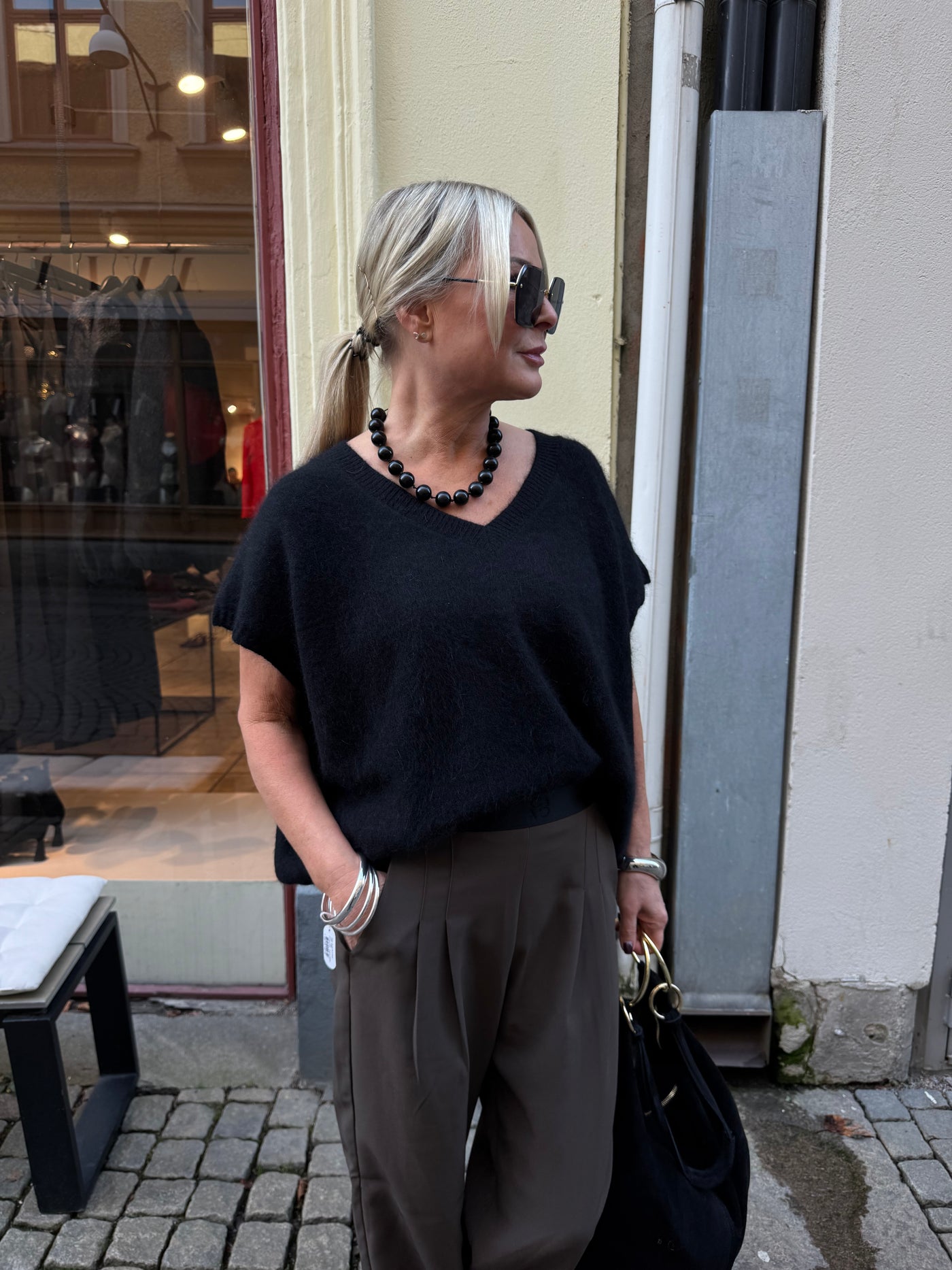 ANGORA BLACK VÄST 6885