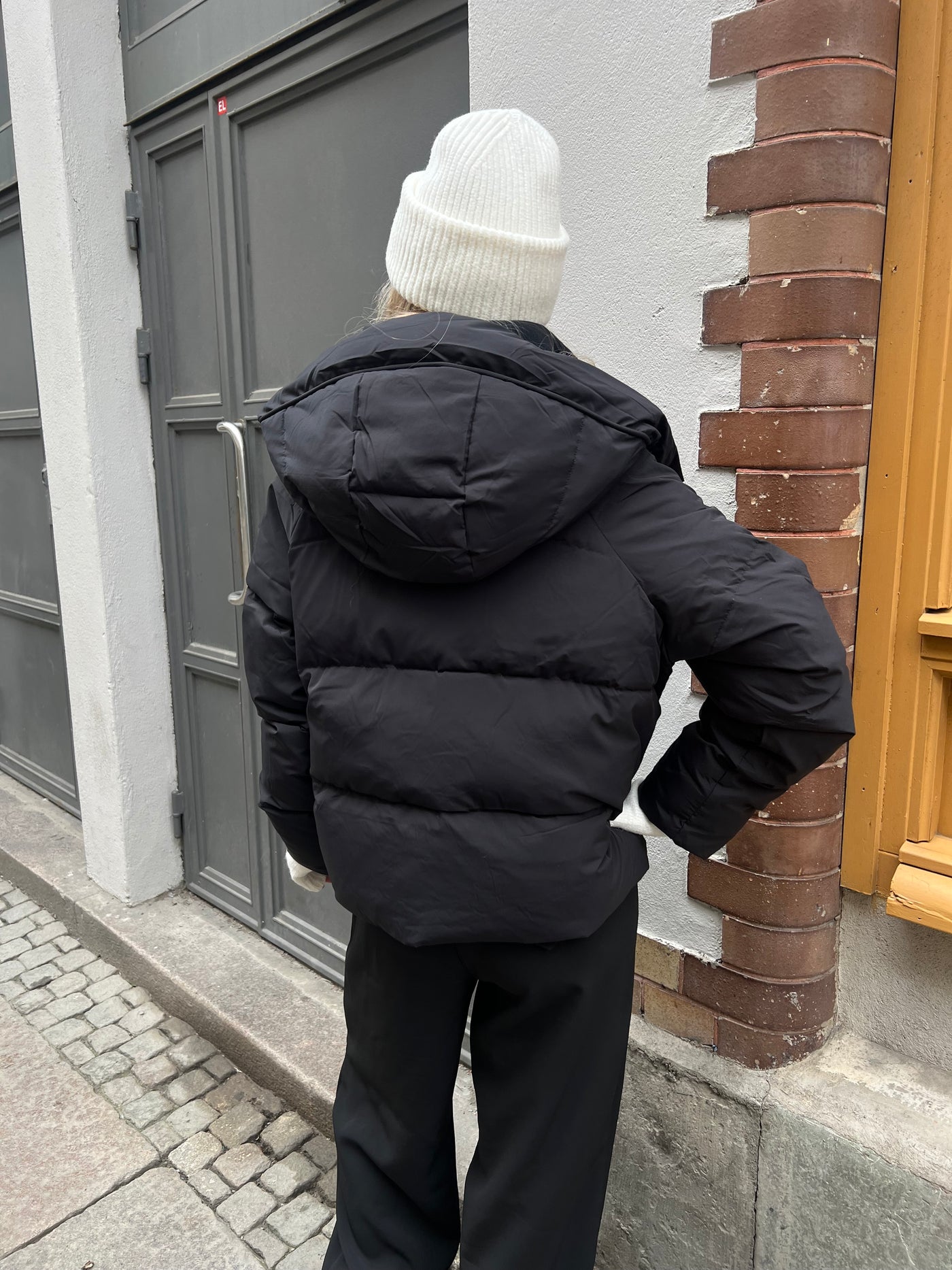 CMCICCO - DOWN JACKET WITH HOOD IN BLACK