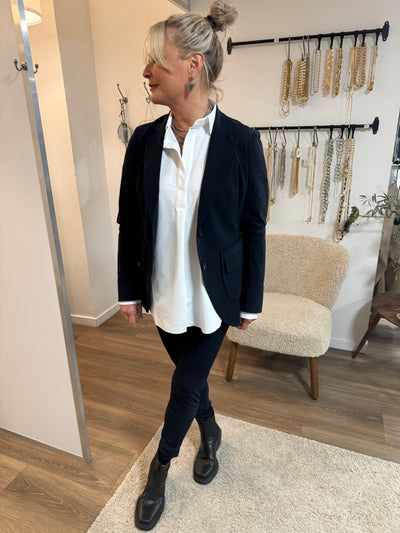 Penn & Ink Magda White