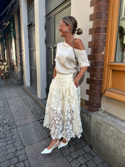 CMLARAH - SKIRT WITH ALLOVER LACE IN WHITE