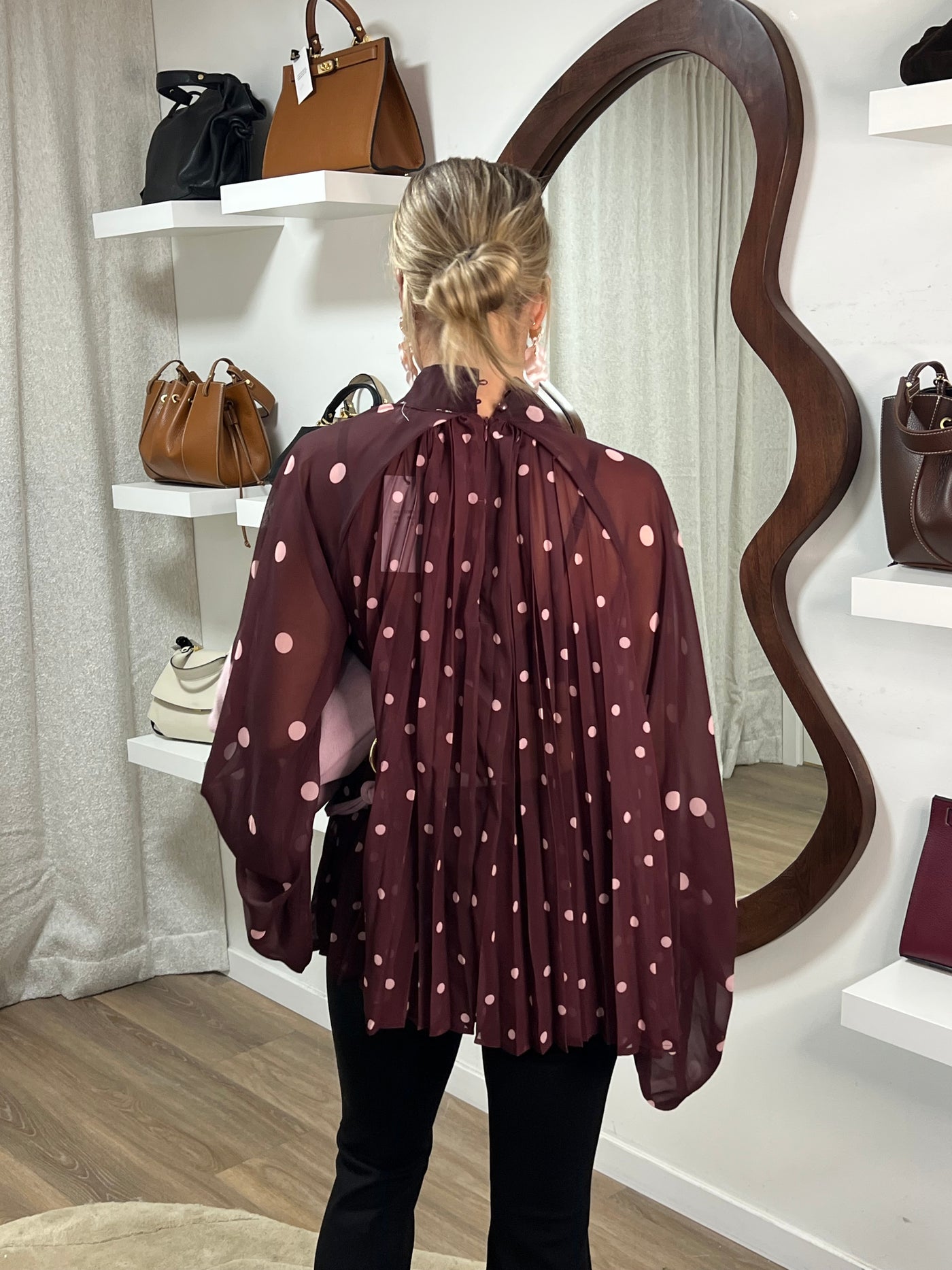 Pertunia  Boudreaux  dot 3390